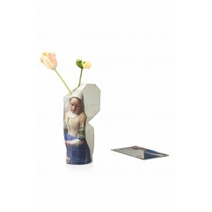 TINY MIRACLES PAPIEREN VAAS COVER MELKMEISJE VERMEER